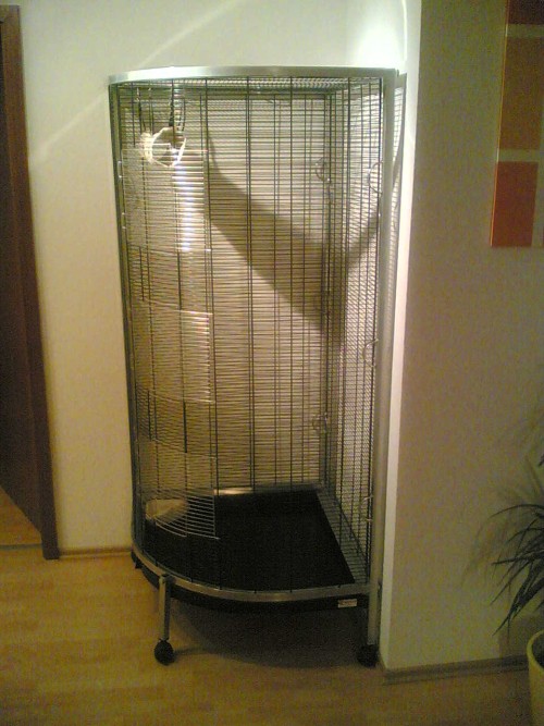Neuer Käfig
